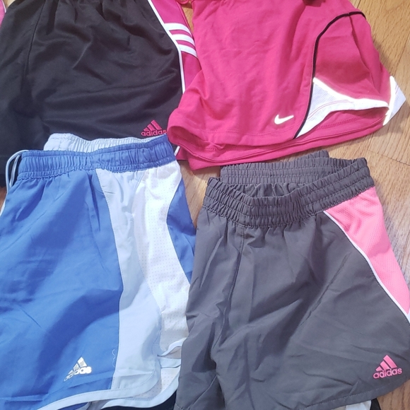 (9) Women's Size Medium Activewear Shoes - Picture 3 of 4